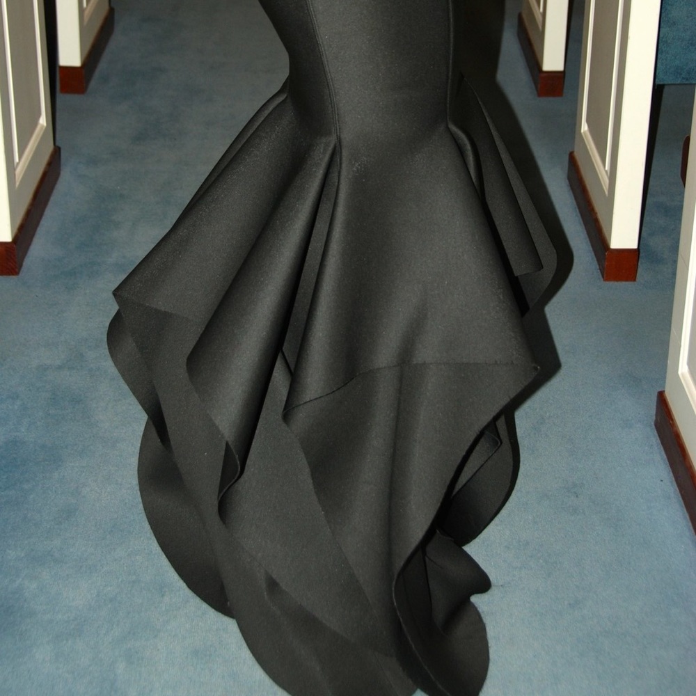 Black La Femme Prom Dress (open to offers!) - Picture 2 of 6